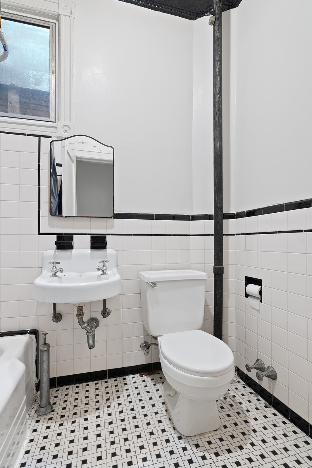 947 Lorimer Street Brooklyn, NY 11222 - Photo 13 of 16