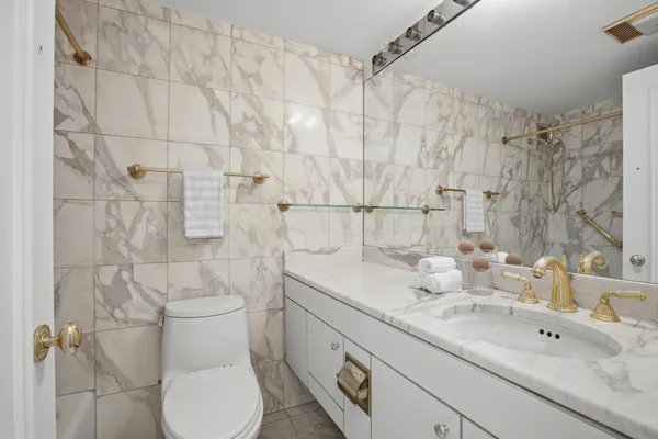 $2,250,000 | 188 East 70th Street, Unit 3A | Lenox Hill