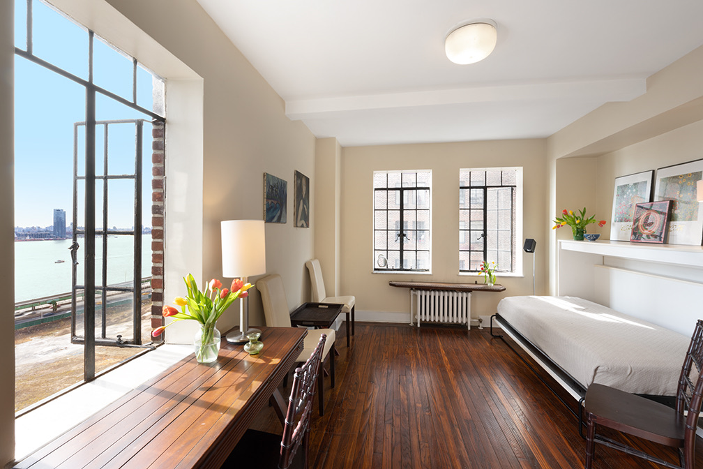 25 Tudor City Place, Unit 923 Manhattan, NY 10017 - Photo 2 of 8 Gallery Image 2