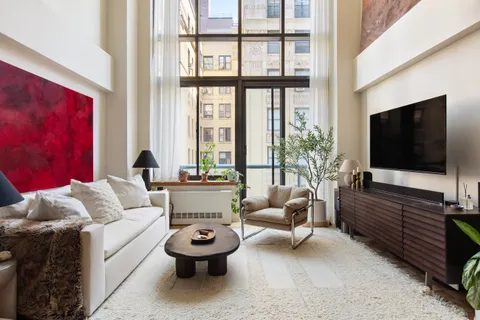 $1,095,000 | 250 West 89th Street, Unit 9D | Upper West Side