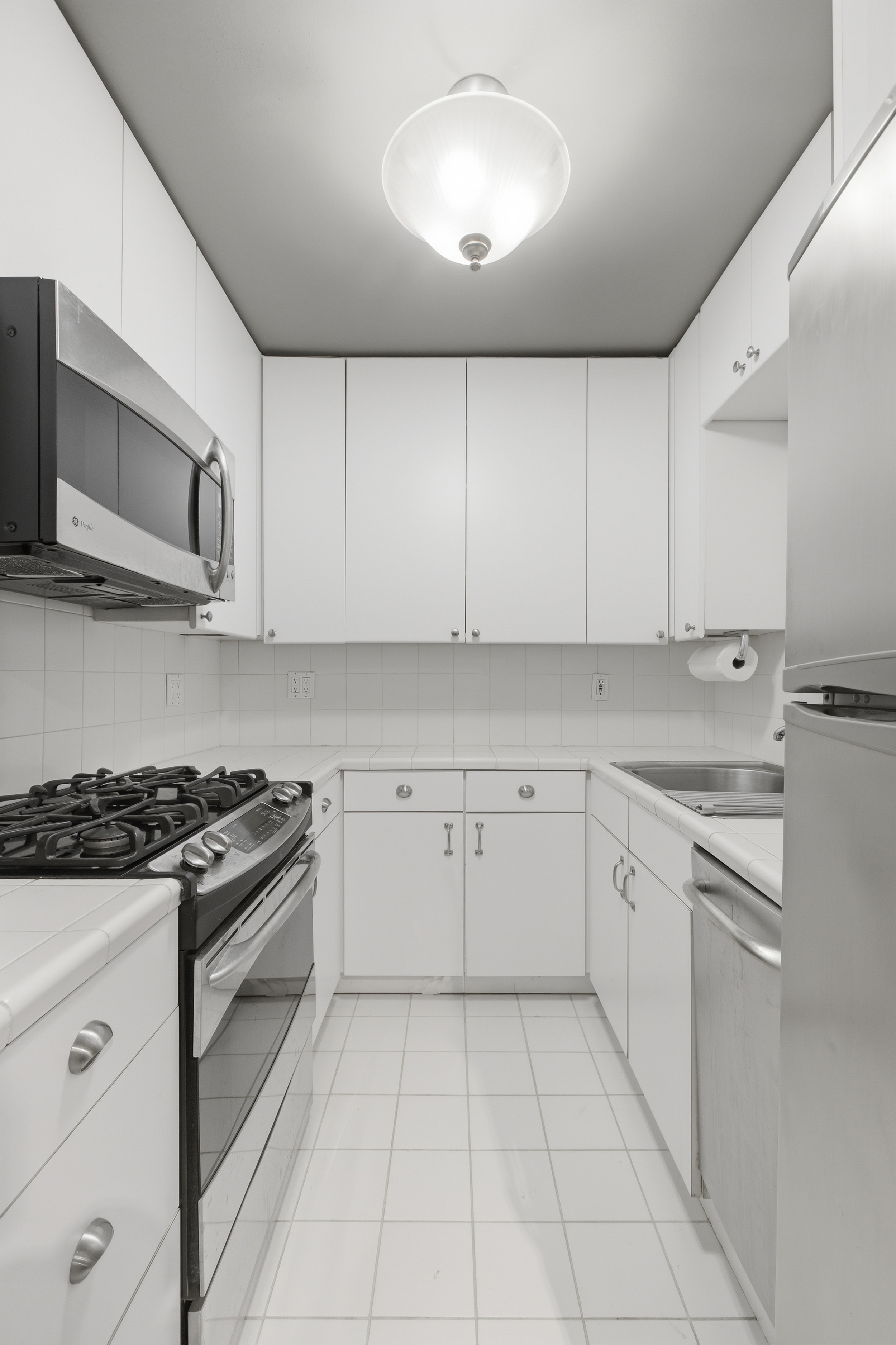 201 East 21st Street, Unit 11H Manhattan, NY 10010 - Photo 5 of 10