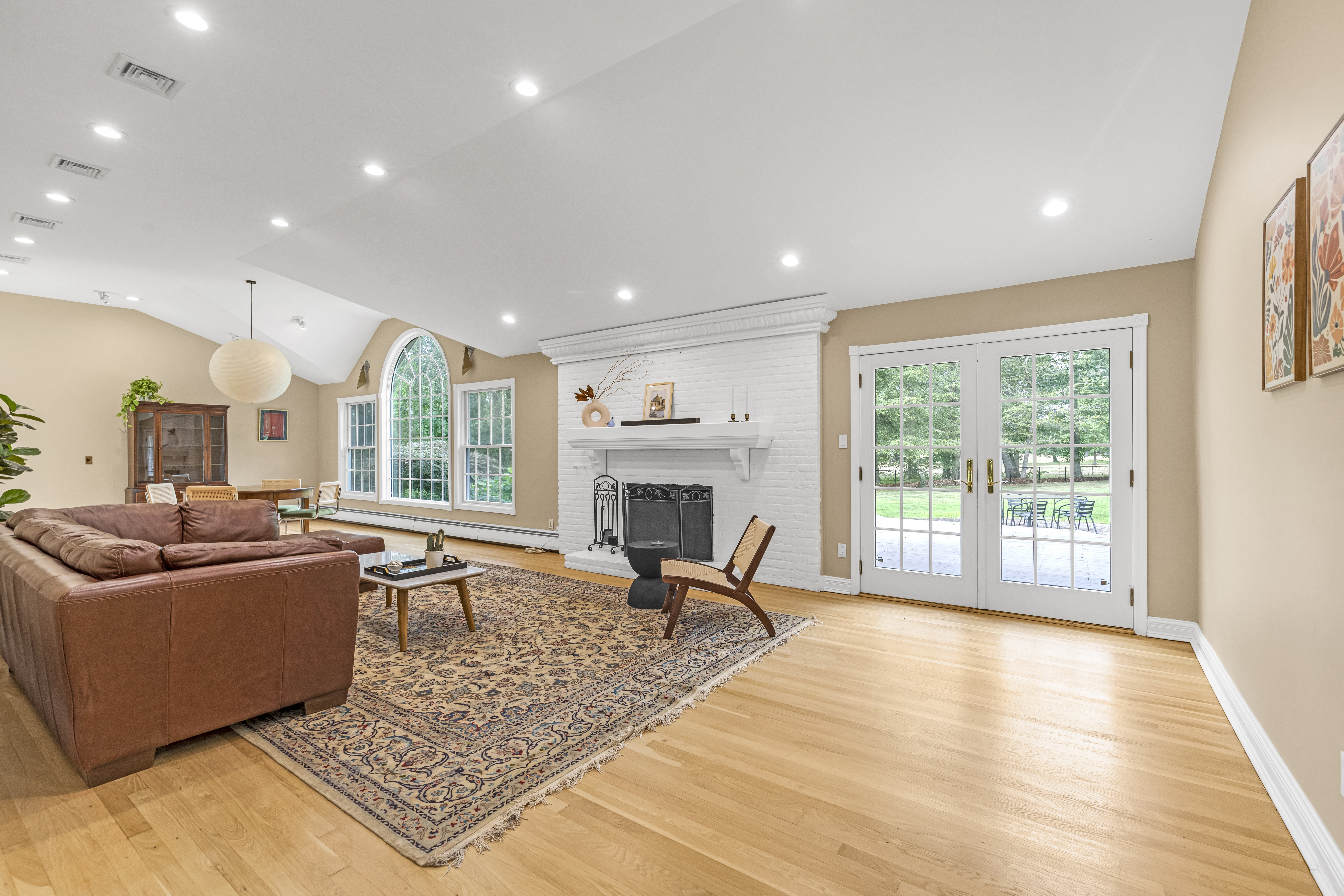 11 Quaker Ridge Road Brookville, NY 11545 - Photo 16 of 34