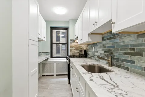 $1,350,000 | 444 East 52nd Street, Unit 3C | Midtown East