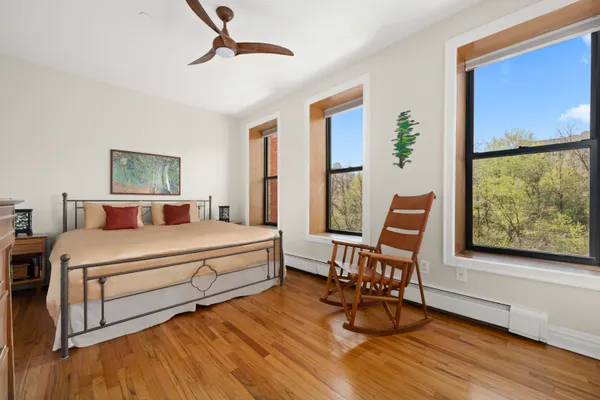 $950,000 | 370 St Nicholas Avenue, Unit PH5B | Central Harlem