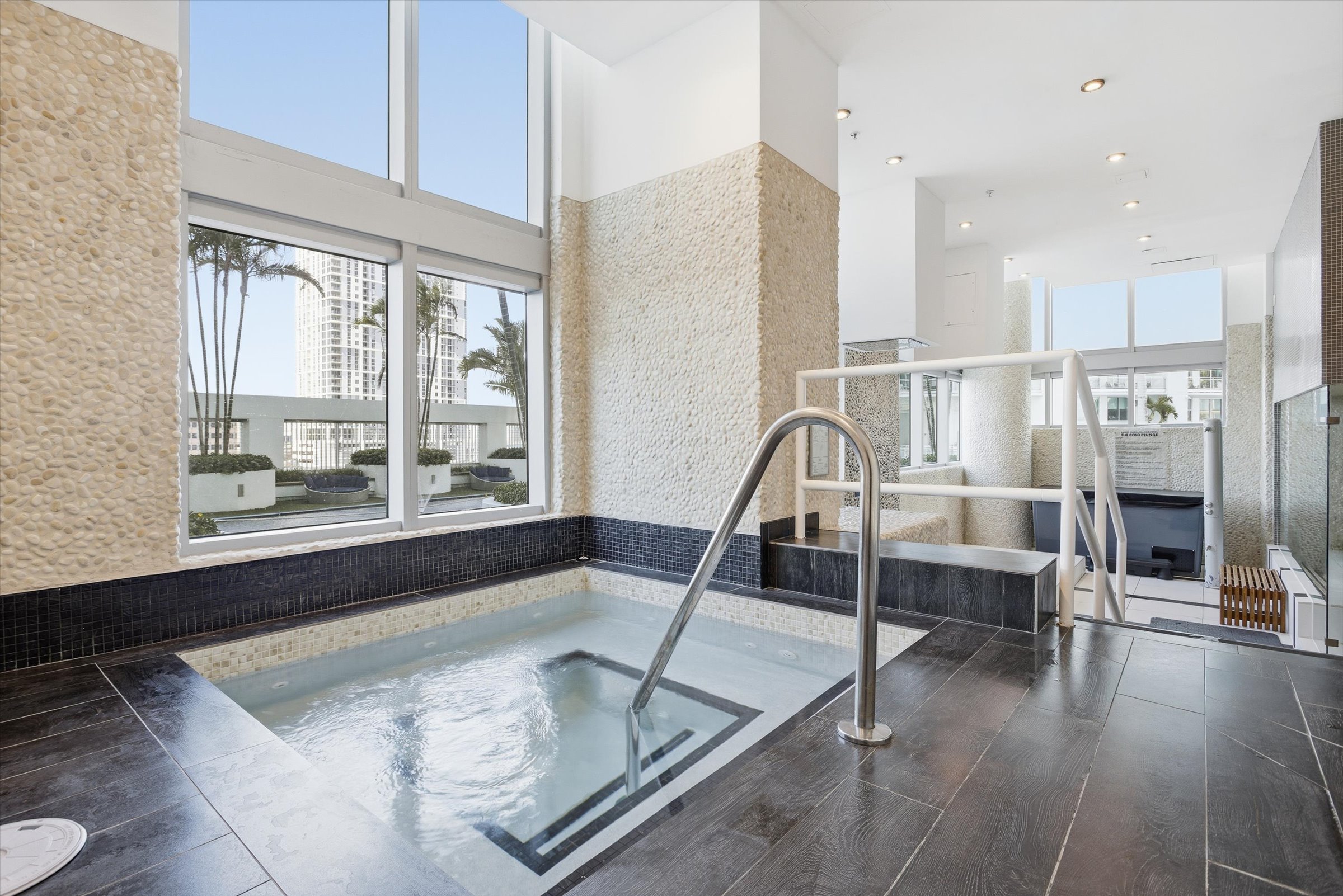 92 Southwest 3rd Street, Unit 1604 Miami, FL 33130 - Photo 39 of 54 Gallery Image 39
