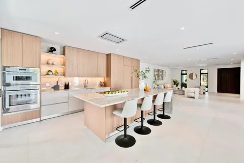 $2,850,000 | 300 Northeast 48th Street, Miami, FL 33137
