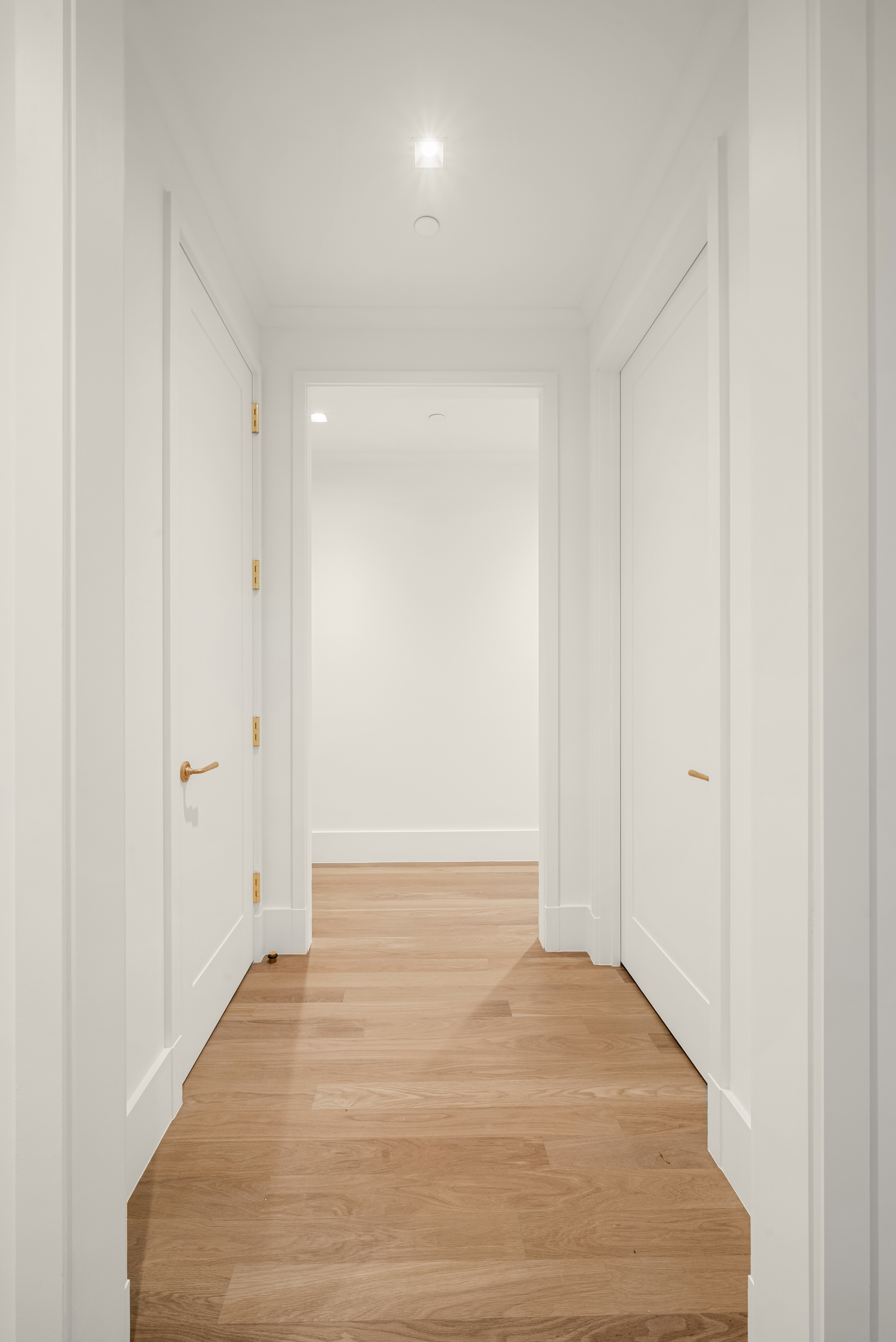 200 East 75th Street, Unit 6C Manhattan, NY 10021 - Photo 9 of 11 a view of an empty room