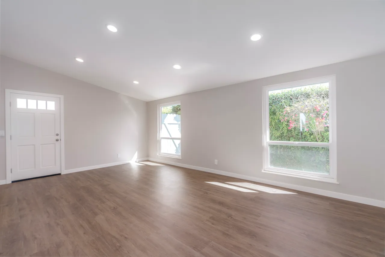 $4,995 | 2391 Westminster Avenue, Costa Mesa, CA 92627