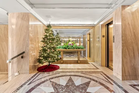 $7,995,000 | 230 Central Park South, Unit 6DE | Central Park South