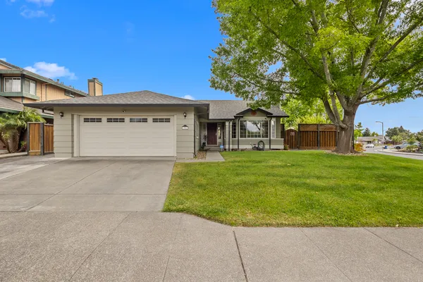 $775,000 | 356 Wilson Lane, Windsor, CA 95492