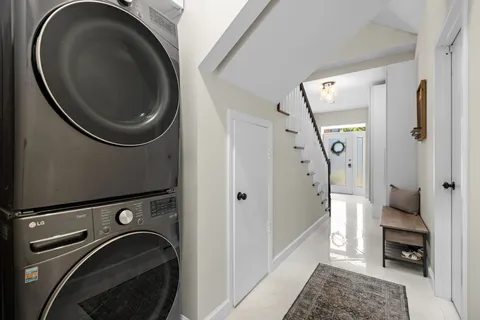 $1,299,000 | 55 West 19th Street, Weehawken, NJ 07086