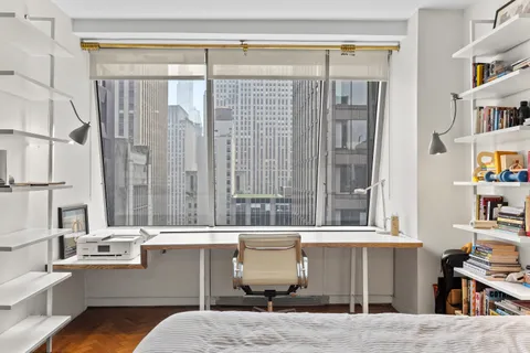 $1,350,000 | 15 West 53rd Street, Unit 19C | Midtown Central