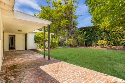 $3,850,000 | 1015 San Vicente Boulevard, Santa Monica, CA 90402