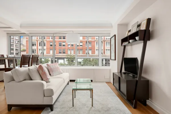 $845,000 | 200 East 66th Street, Unit A404 | Lenox Hill