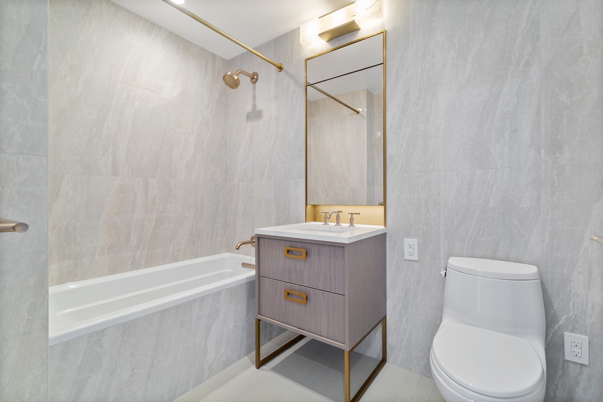 3 Court Square, Unit 5010 Queens, NY 11101 - Photo 8 of 9