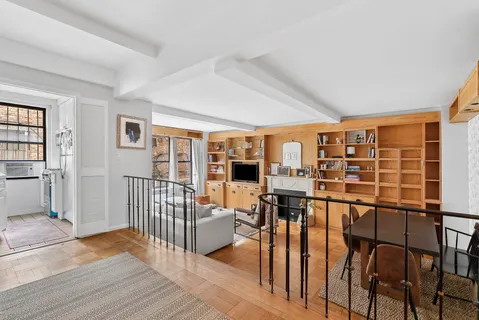 $705,000 | 235 East 73rd Street, Unit 1D | Lenox Hill