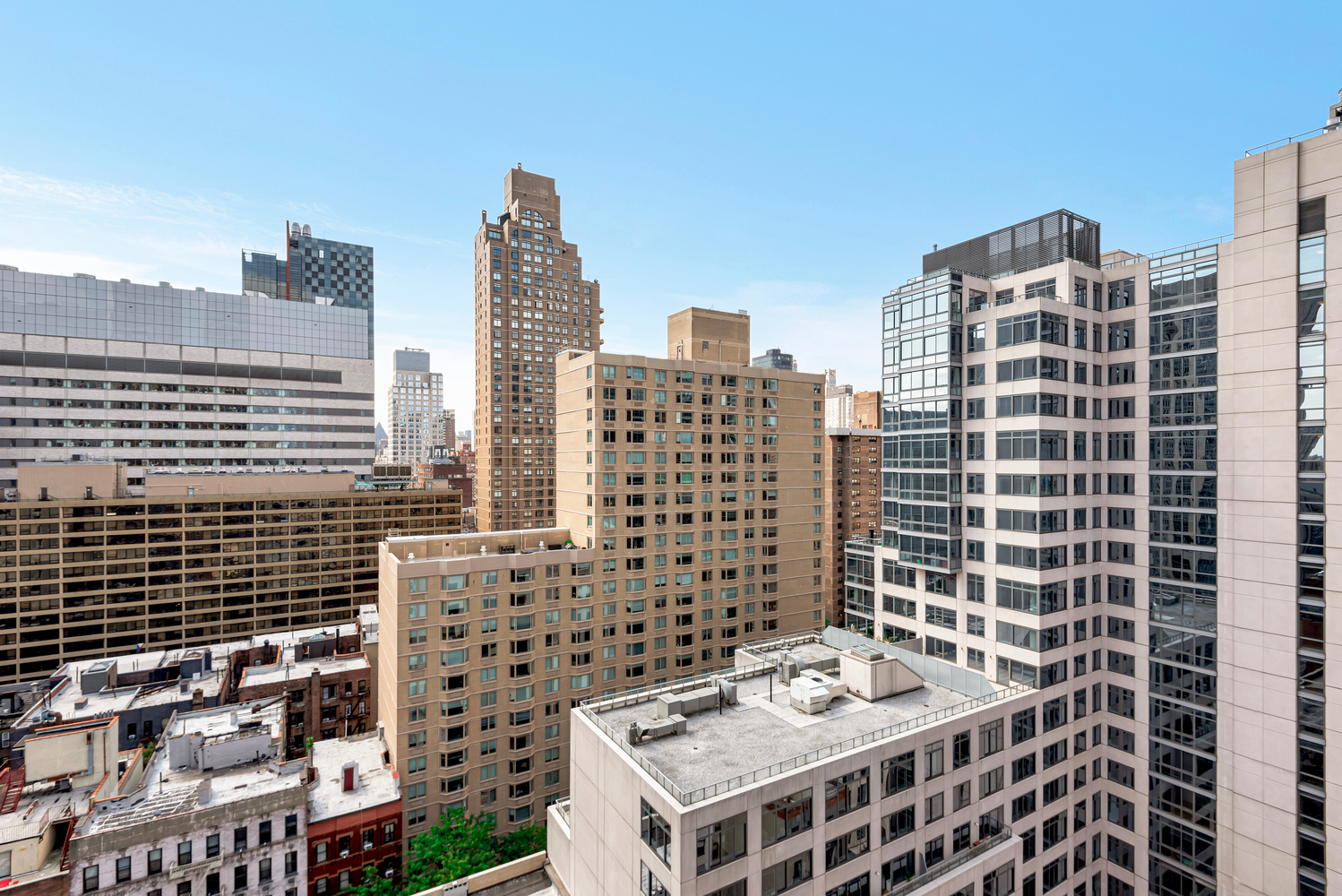 420 East 72nd Street, Unit 20D Manhattan, NY 10021 - Photo 3 of 10