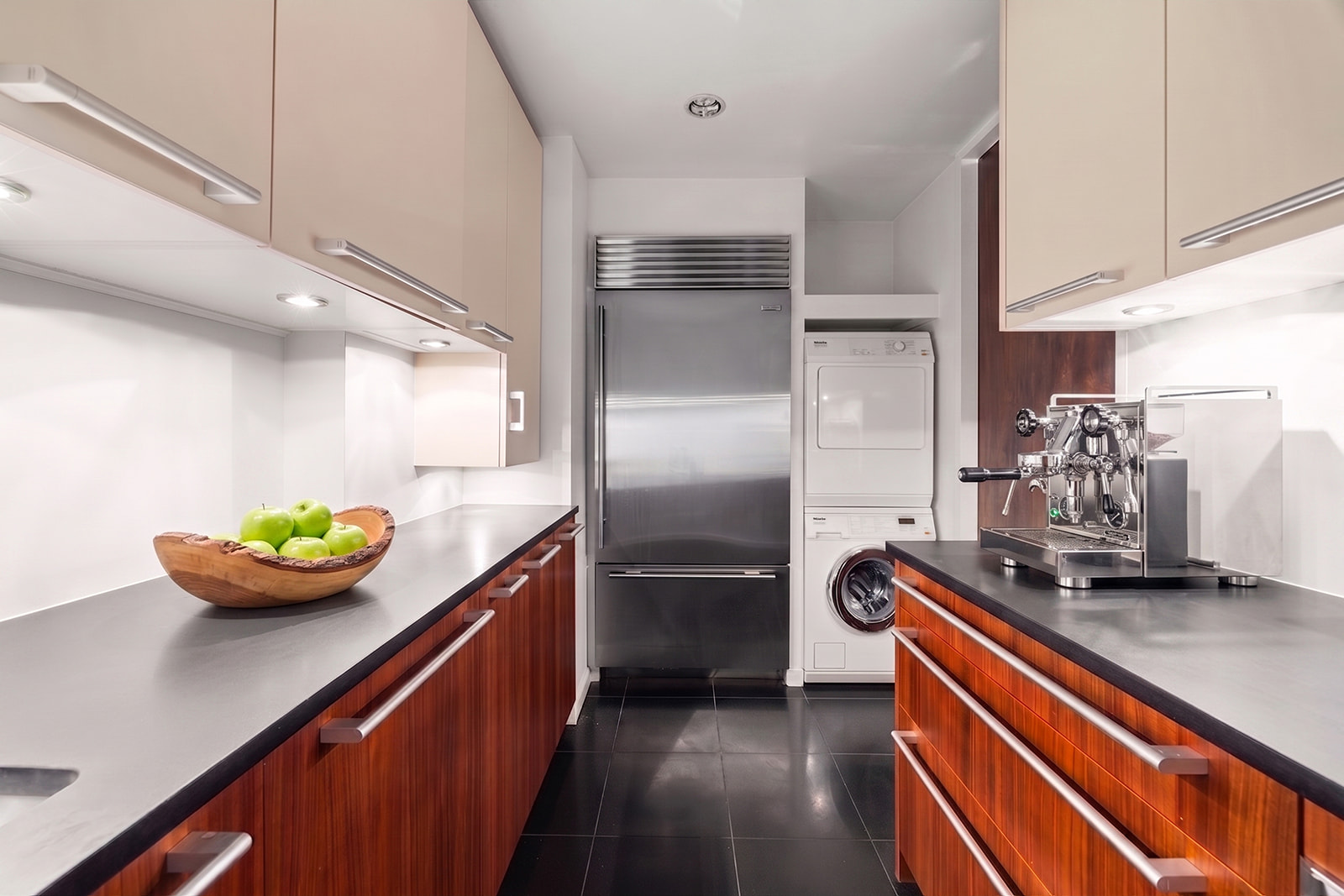 641 5th Avenue, Unit 31C Manhattan, NY 10022 - Photo 6 of 15 Gallery Image 6
