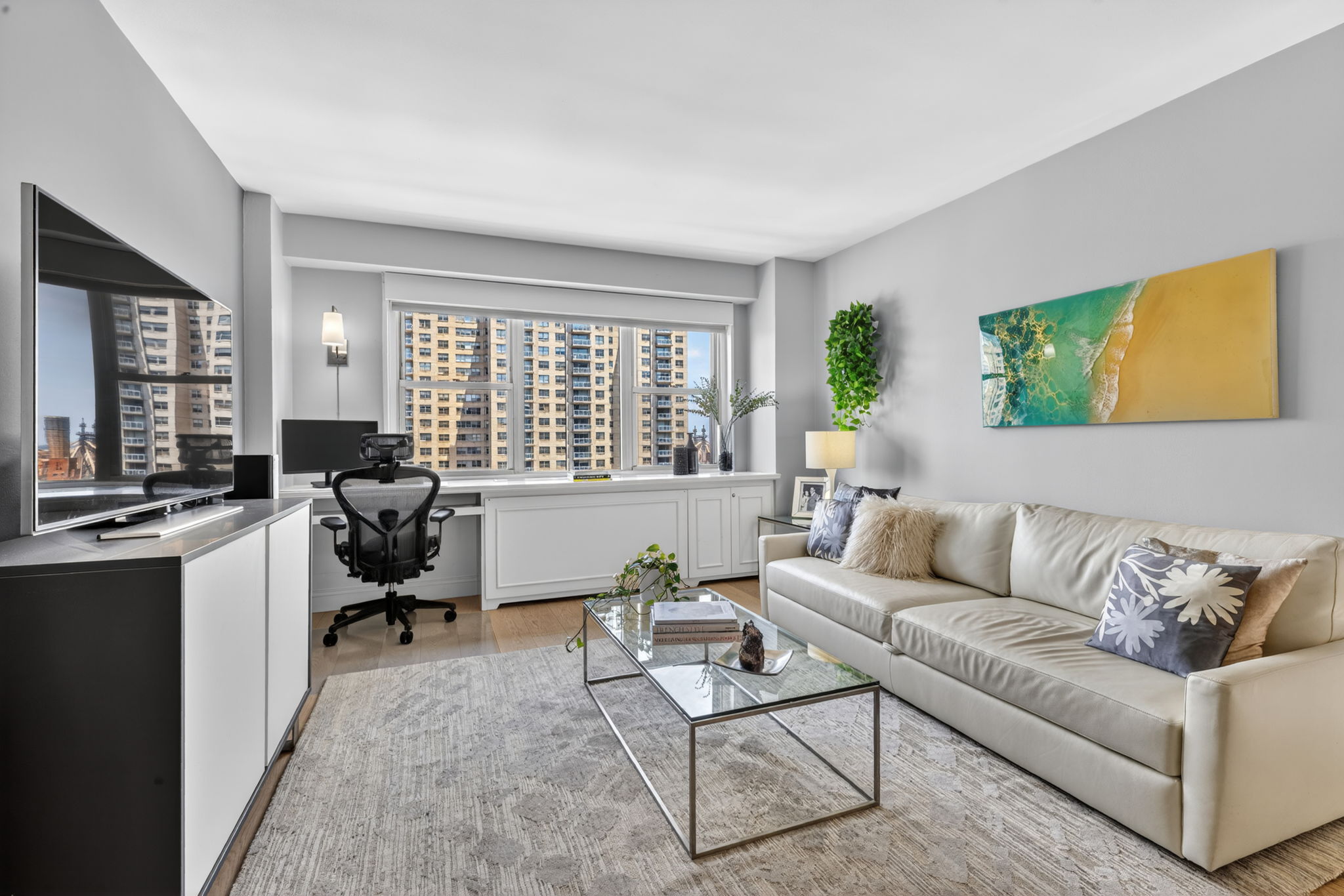 400 East 54th Street, Unit 30D Manhattan, NY 10022 - Photo 2 of 18 Gallery Image 2
