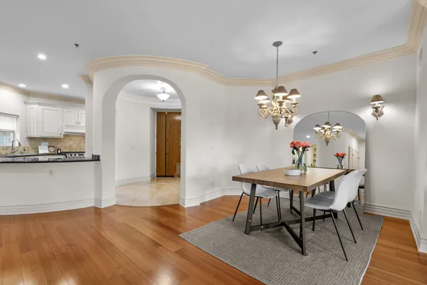 $1,195,000 | 10364 Almayo Avenue, Unit 305, Los Angeles, CA 90064