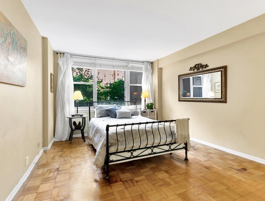 175 East 62nd Street, Unit 3A Manhattan, NY 10065 - Photo 6 of 9