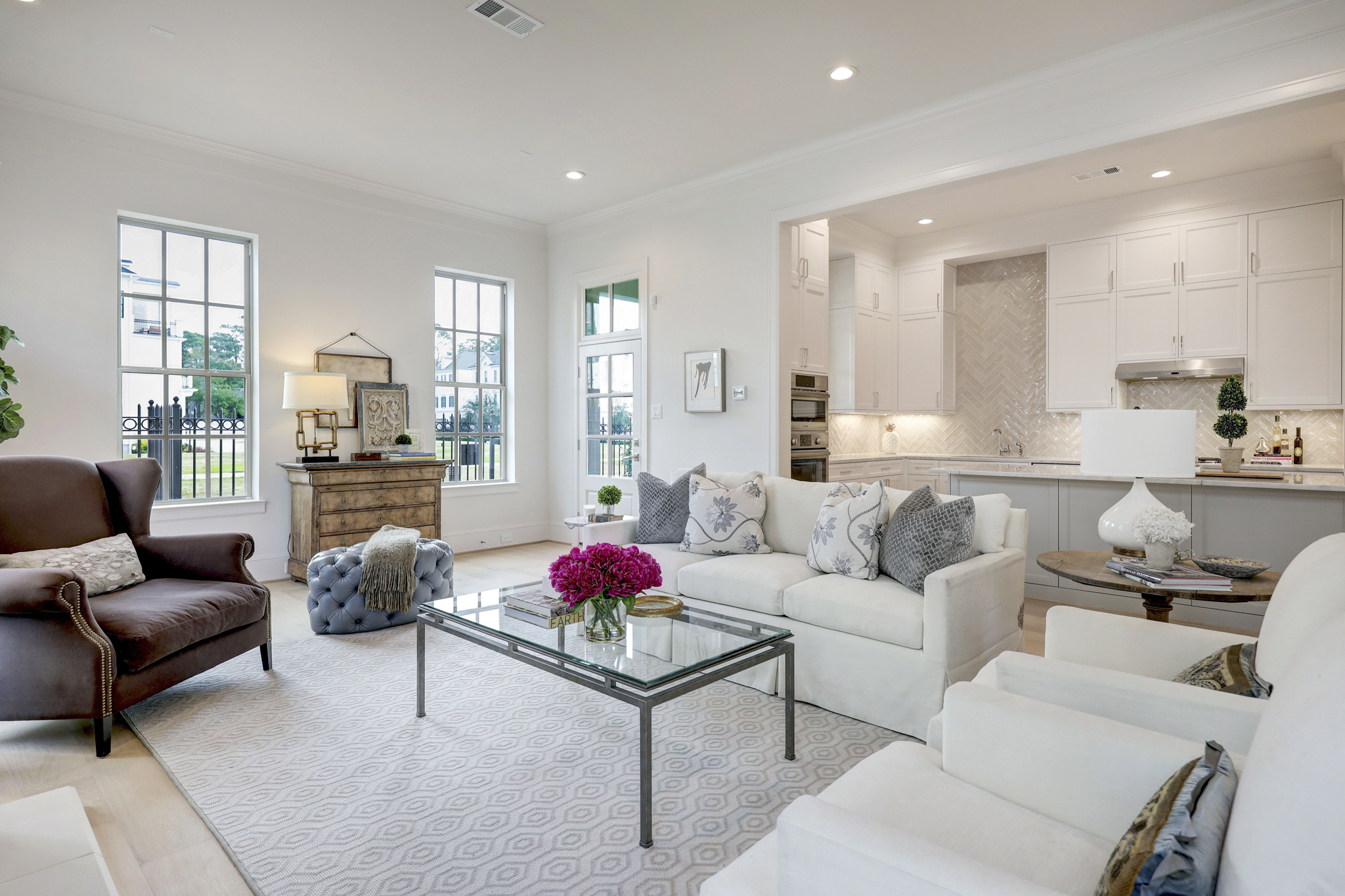 111 Wellington Row Road Houston, TX 77024 - Photo 3 of 27