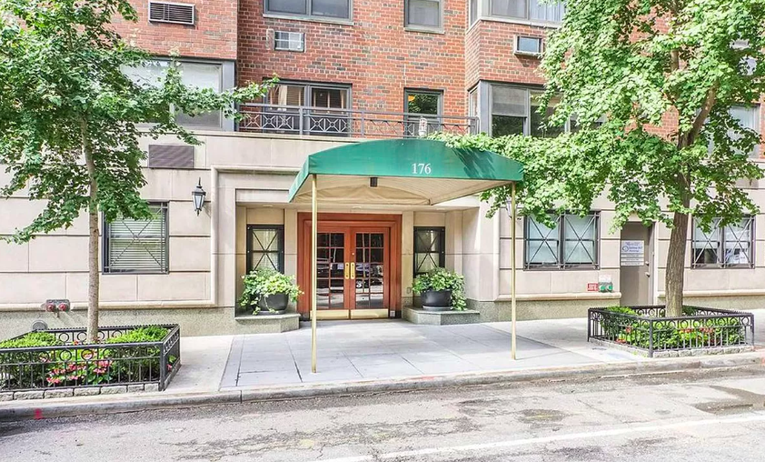 176 East 77th Street, Unit 2K Manhattan, NY 10075 - Photo 16 of 17 front view of a building