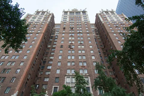 $490,000 | 5 Tudor City Place, Unit 1111 | Murray Hill