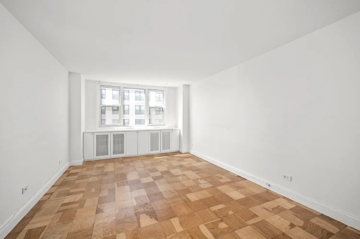 $1,175,000 | 77 7th Avenue, Unit 10N | Chelsea