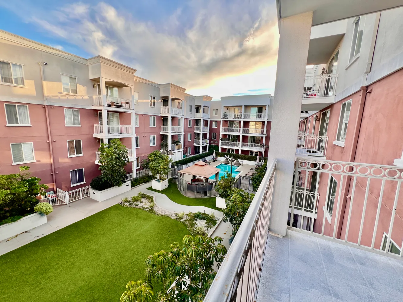 $470,000 | 3740 Santa Rosalia Drive, Unit 302, Los Angeles, CA 90008