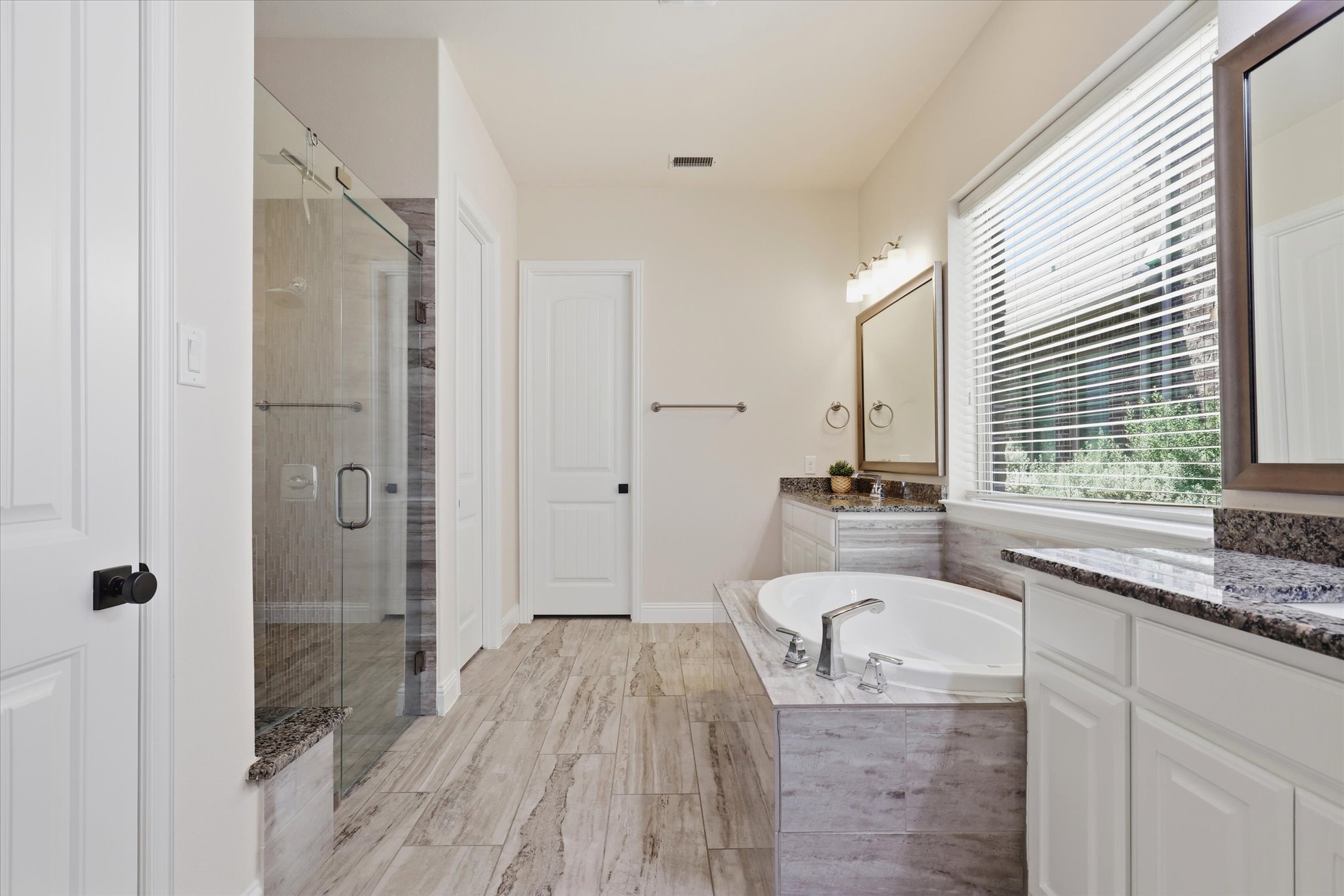 2433 Mare Road Carrollton, TX 75010 - Photo 17 of 41 Gallery Image 17