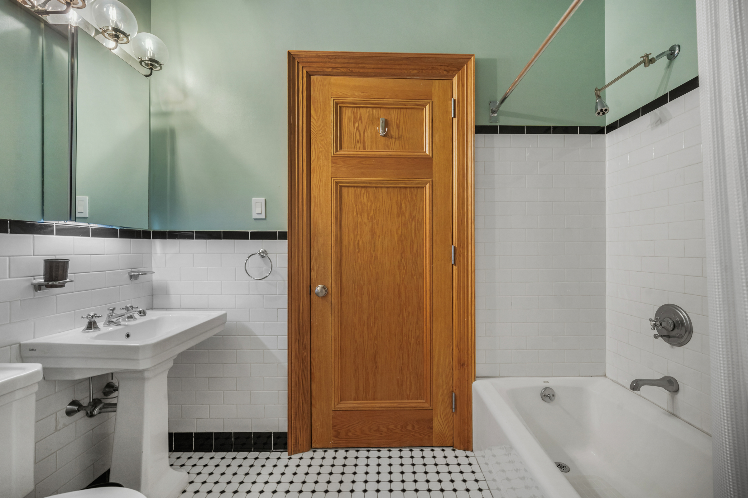 300 West 109th Street, Unit 2JK Manhattan, NY 10025 - Photo 15 of 18 a bathroom with a sink a toilet and shower