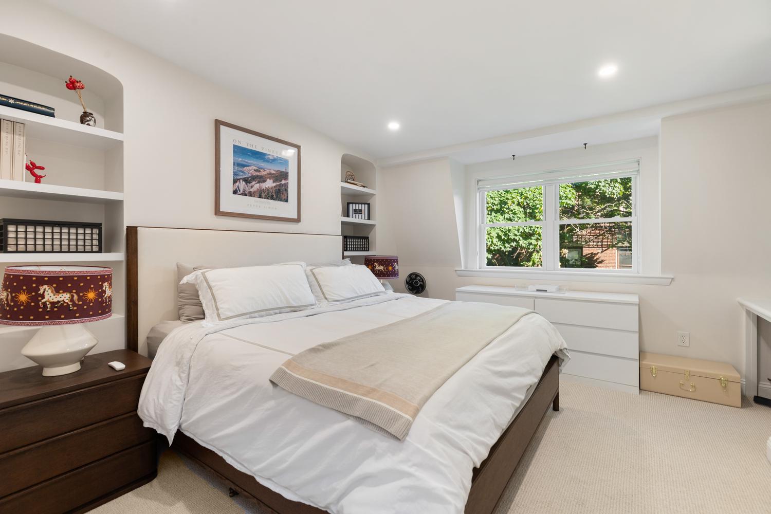 15 Lawrence Street, Unit 2 Boston, MA 02116 - Photo 20 of 34
