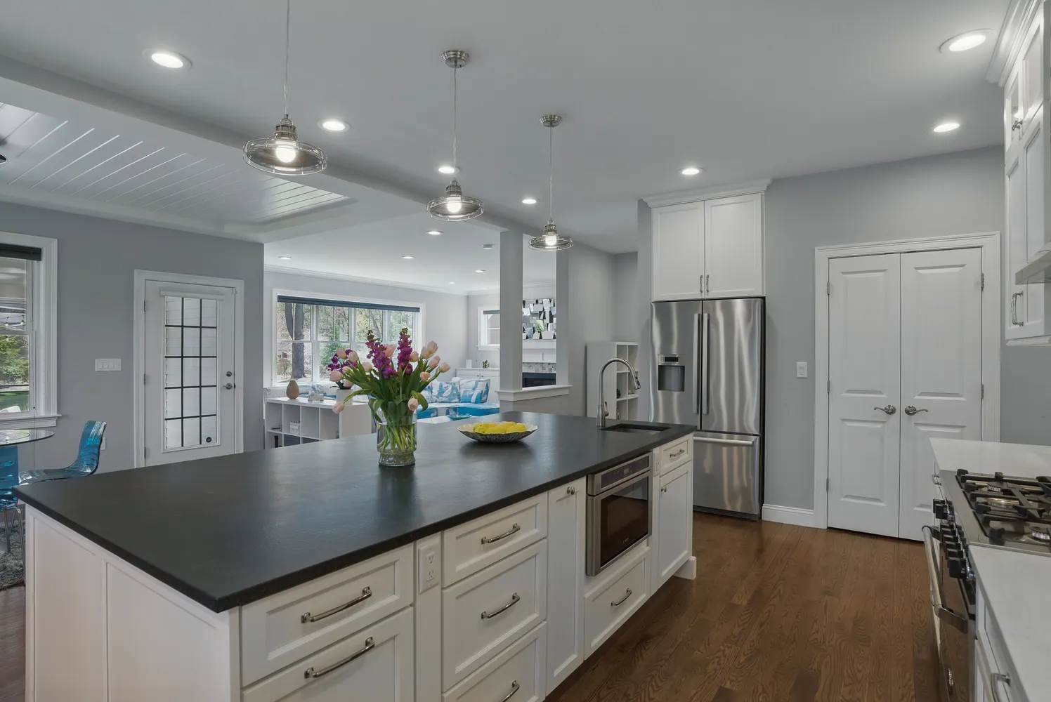 Contact Agent | 186 Concord Road, Bedford, MA 01730