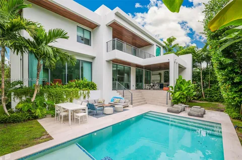 $6,685,000 | 445 Ridgewood Road, Key Biscayne, FL 33149