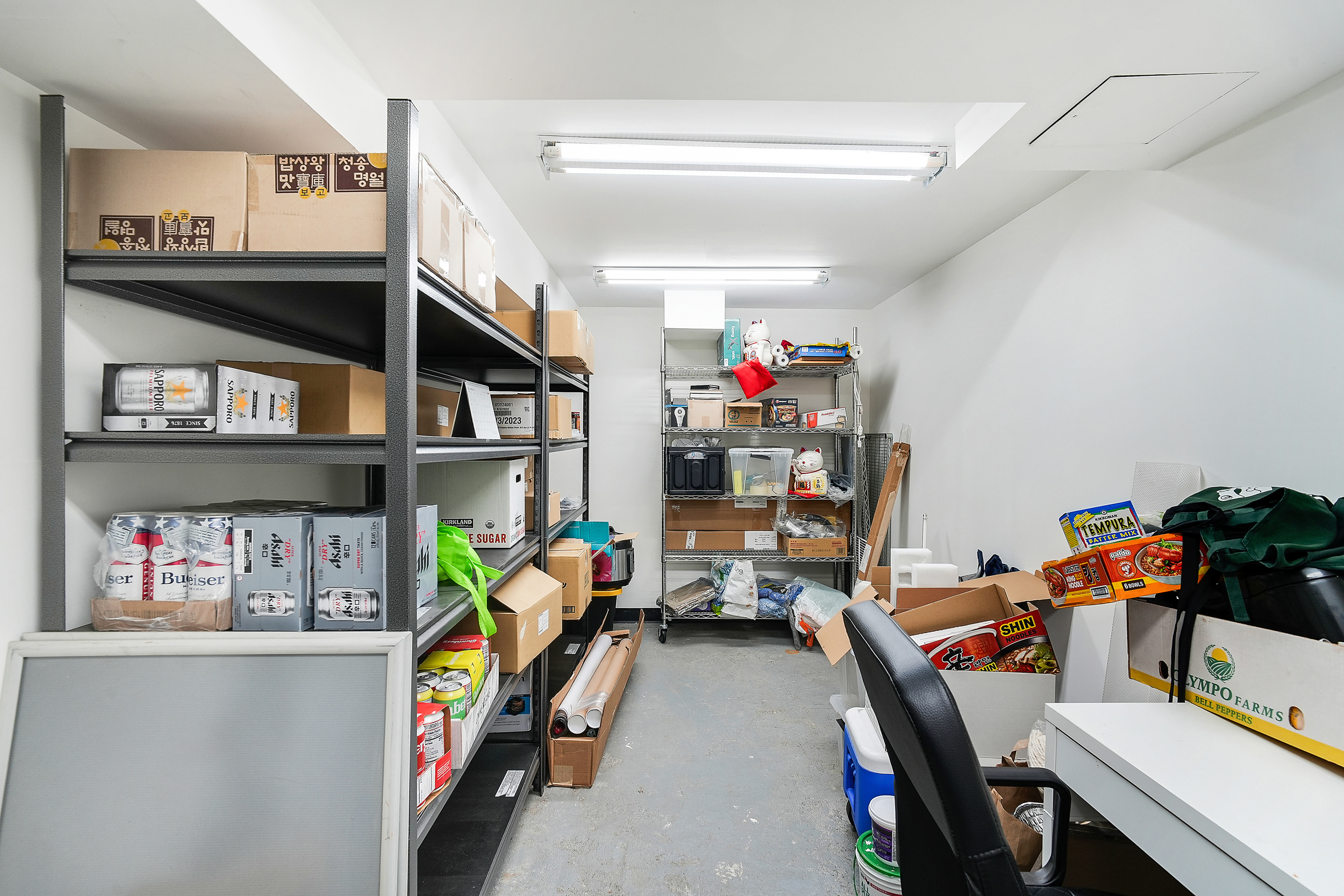 24 Beaver Street Manhattan, NY 10004 - Photo 7 of 25 a view of a room with toys