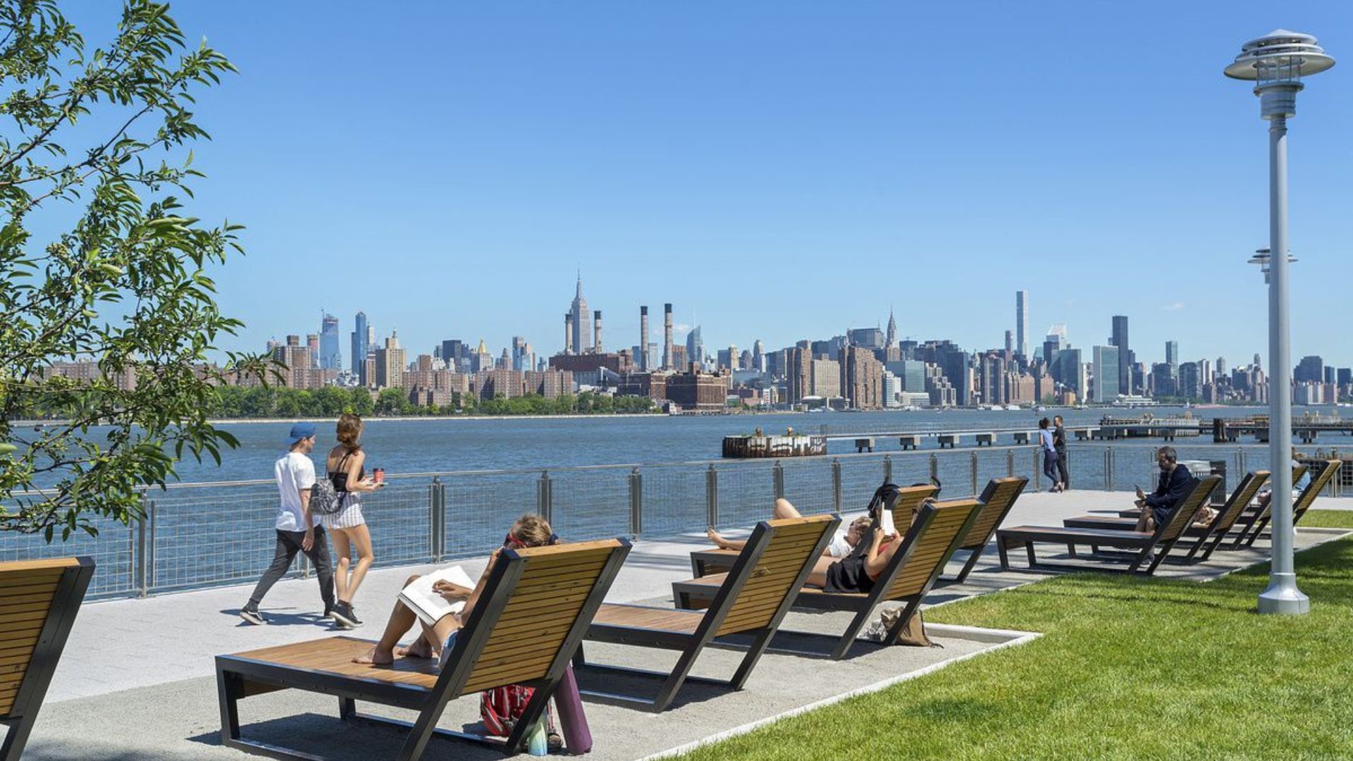 34 North 7th Street, Unit 7E Brooklyn, NY 11249 - Photo 17 of 20 a view of a chairs and table in patio