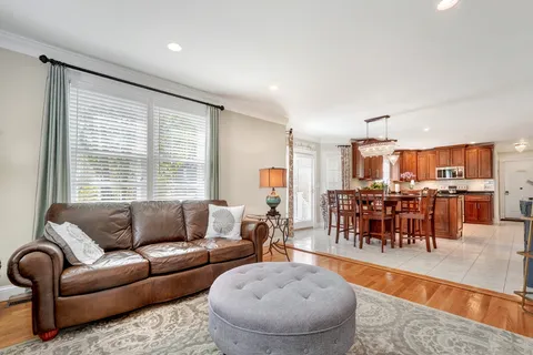 $1,265,000 | 2 Heritage Lane, Saugus, MA 01906