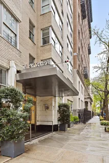 $799,000 | 7 Lexington Avenue, Unit 9F | Gramercy