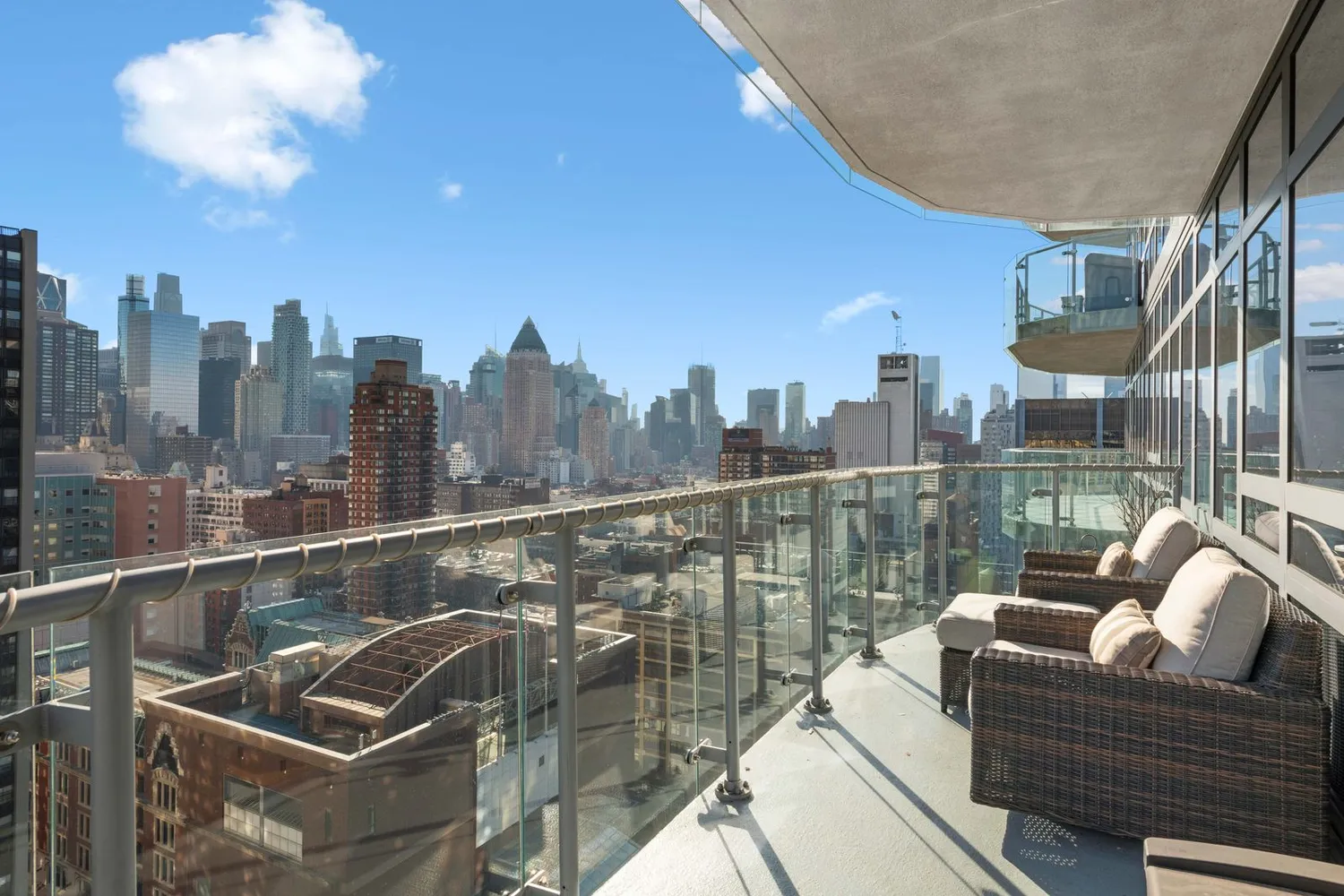 $2,350,000 | 555 West 59th Street, Unit 28D | Upper West Side