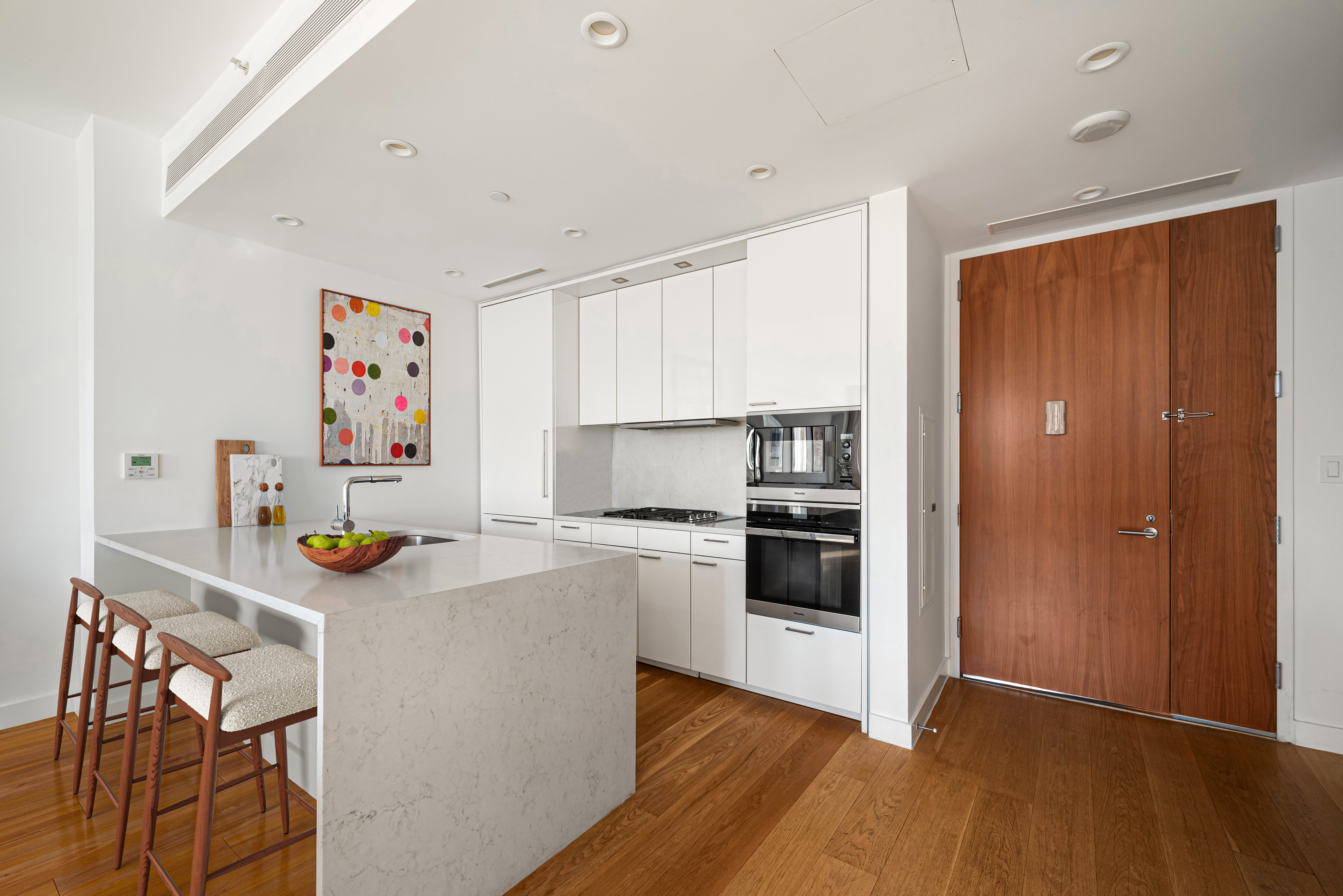 301 East 61st Street, Unit 9B Manhattan, NY 10065 - Photo 3 of 9