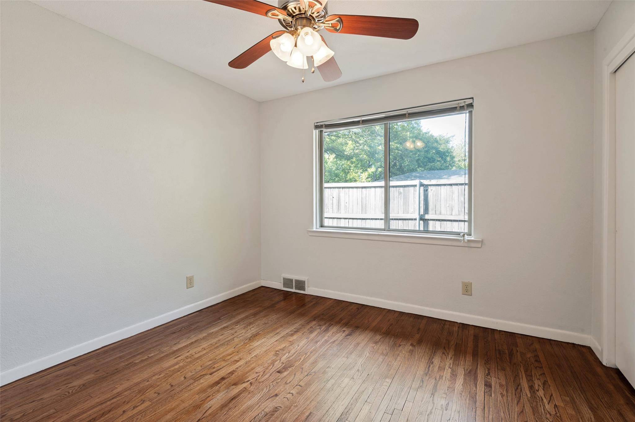8030 Hunnicut Road Dallas, TX 75228 - Photo 23 of 30 Gallery Image 23