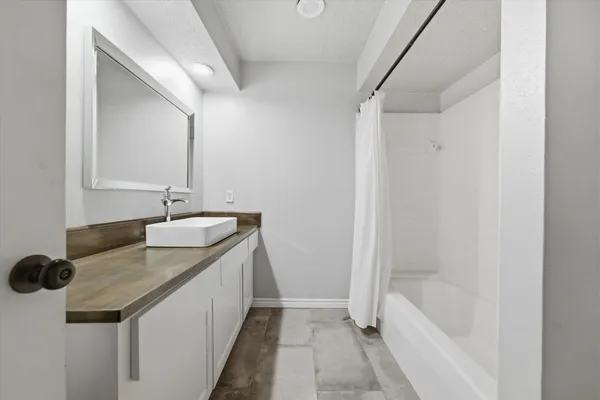 $375,000 | 409 East Scotland Drive, Irving, TX 75062