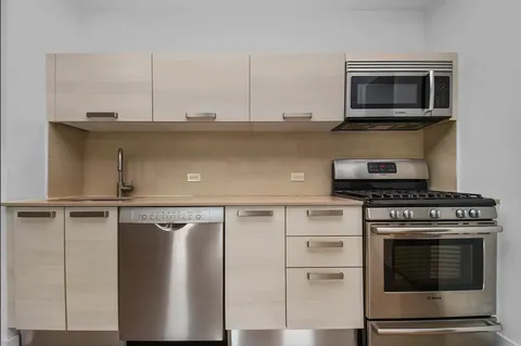 $5,000 | 281 Union Avenue, Unit 2A | Williamsburg