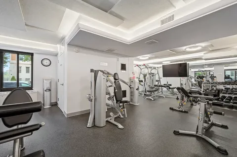 $2,700,000 | 10 East End Avenue, Unit 4JK | Upper East Side