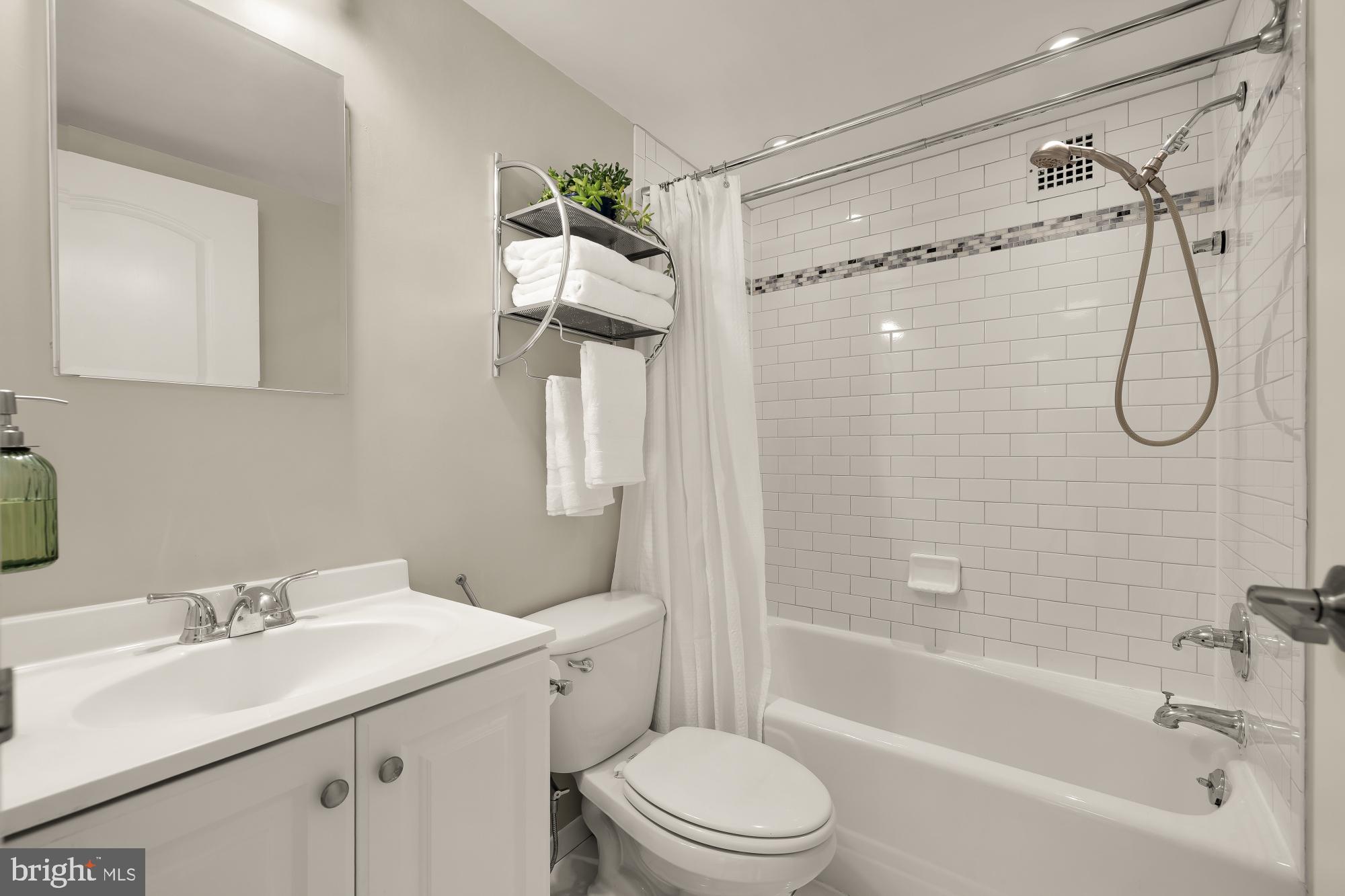 2501 Calvert Street Northwest, Unit 308 Washington, DC 20008 - Photo 17 of 22