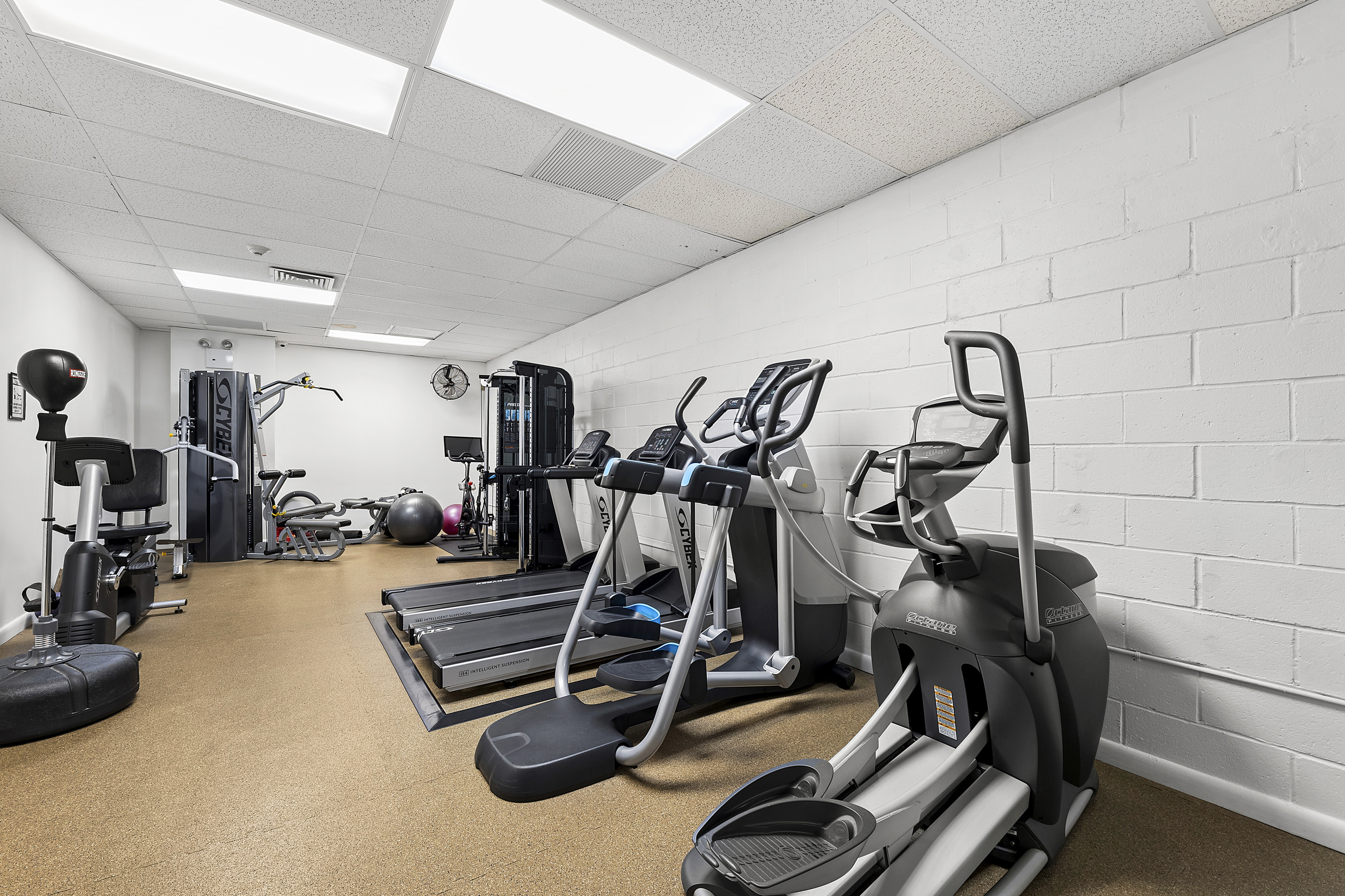 135 West 70th Street, Unit 8A Manhattan, NY 10023 - Photo 12 of 14 a view of a room with gym equipment