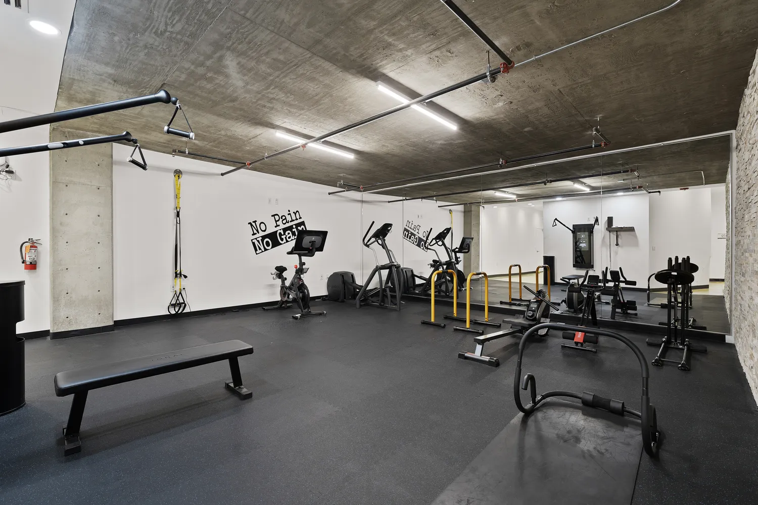 $1,599,990 | 225 South Hamilton Drive, Unit 107, Beverly Hills, CA 90211