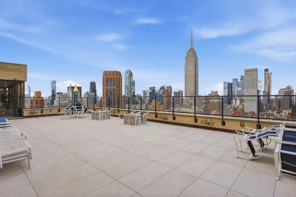 $1,350,000 | 160 East 38th Street, Unit 26FG | Murray Hill