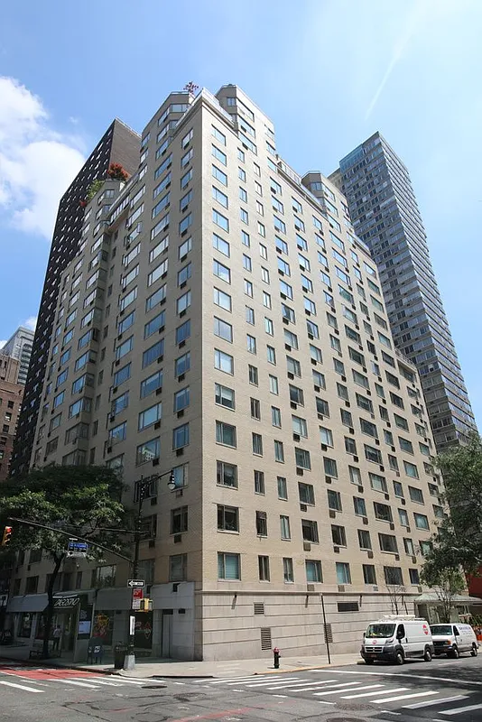 411 East 53rd Street, Unit 20A Manhattan, NY 10022 - Photo 10 of 12 a view of a tall building